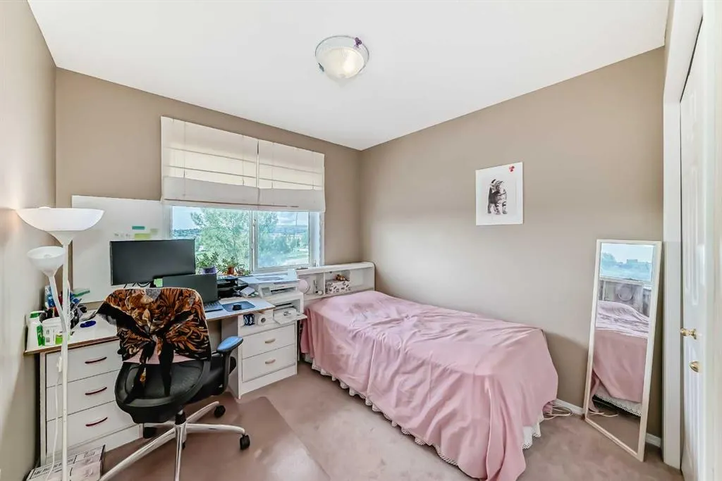7 Harvest Gold Manor NE, #313