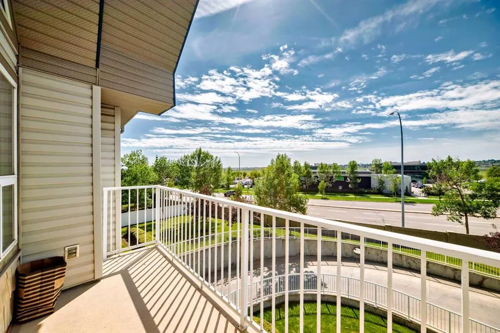 7 Harvest Gold Manor NE, #313