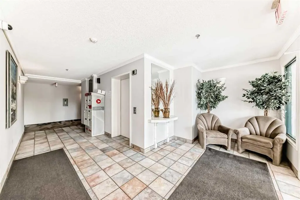 7 Harvest Gold Manor NE, #313