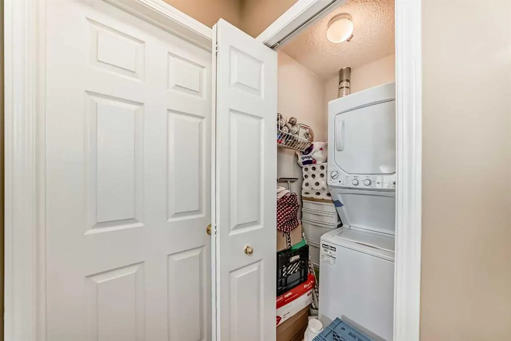 7 Harvest Gold Manor NE, #313