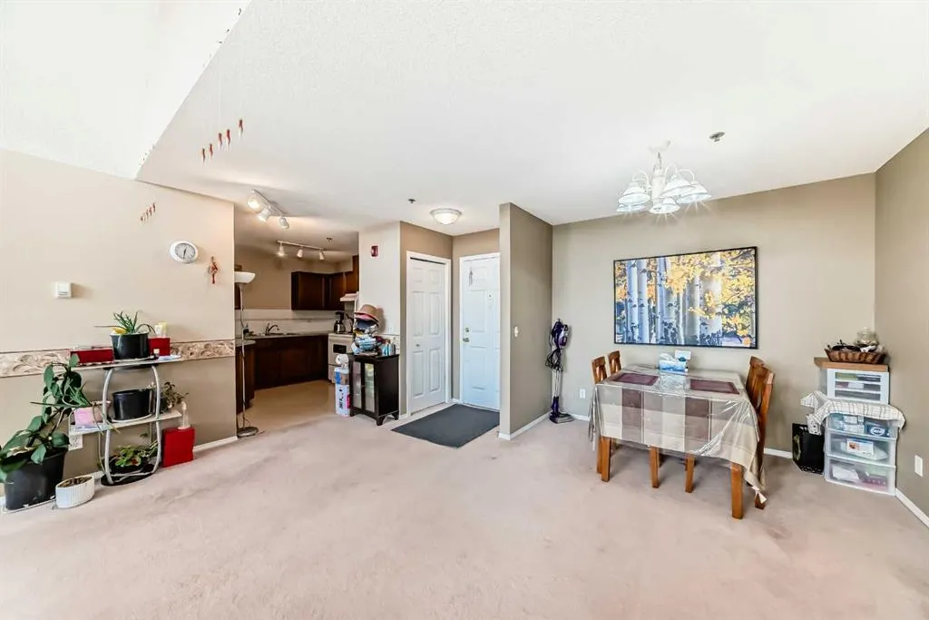 7 Harvest Gold Manor NE, #313