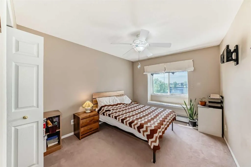 7 Harvest Gold Manor NE, #313