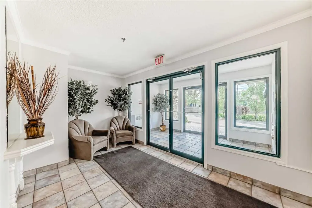 7 Harvest Gold Manor NE, #313