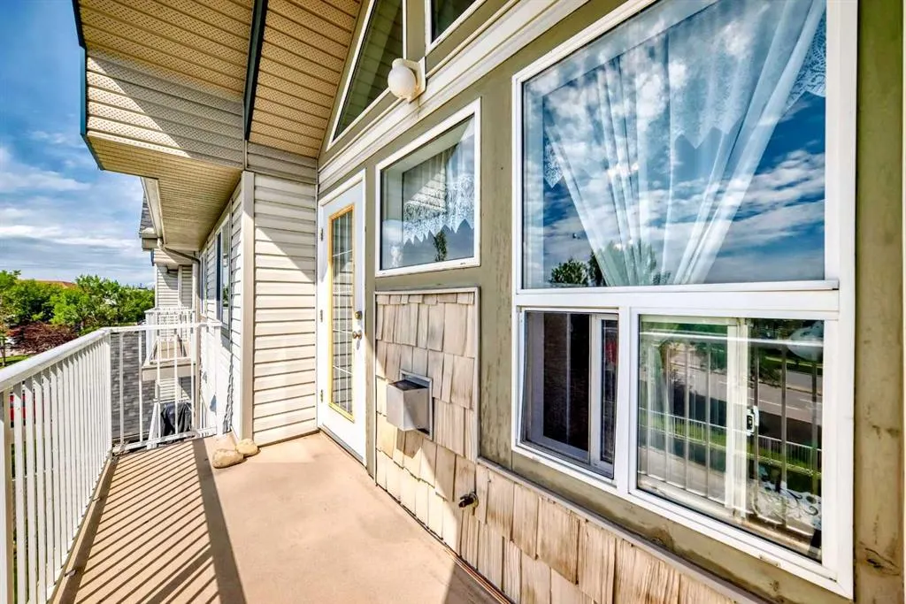 7 Harvest Gold Manor NE, #313