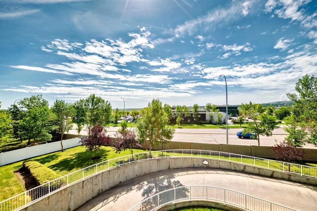 7 Harvest Gold Manor NE, #313