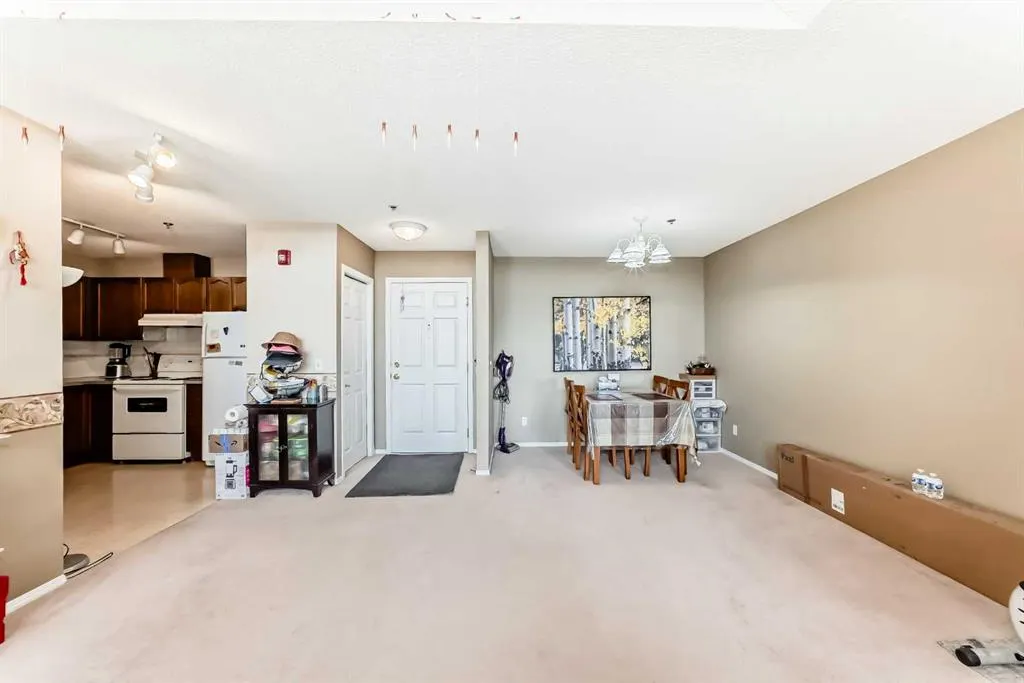 7 Harvest Gold Manor NE, #313