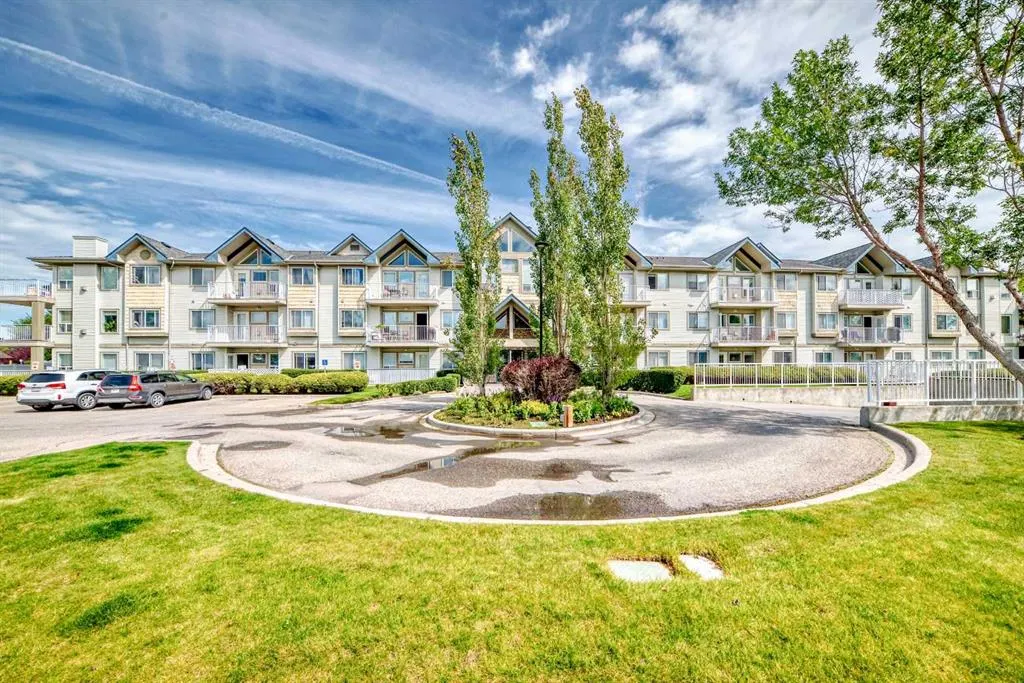 7 Harvest Gold Manor NE, #313