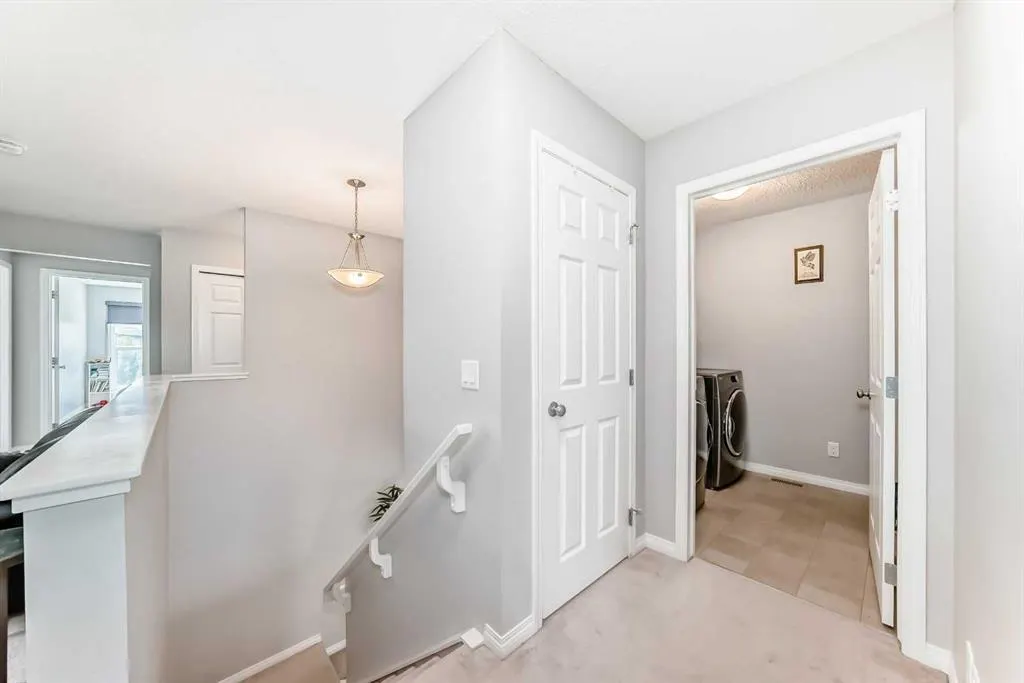 24 Hillcrest Avenue SW