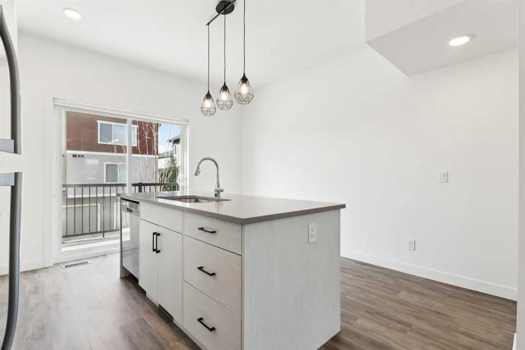 24 Rivercrest Drive, #703