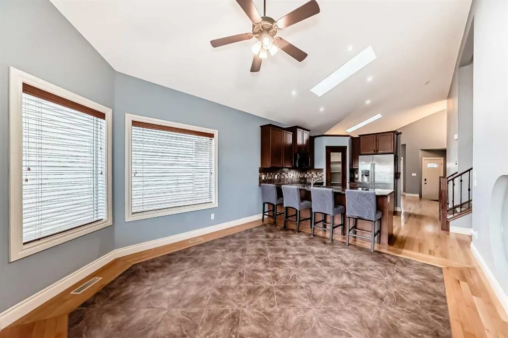 228 Kingston Way SE
