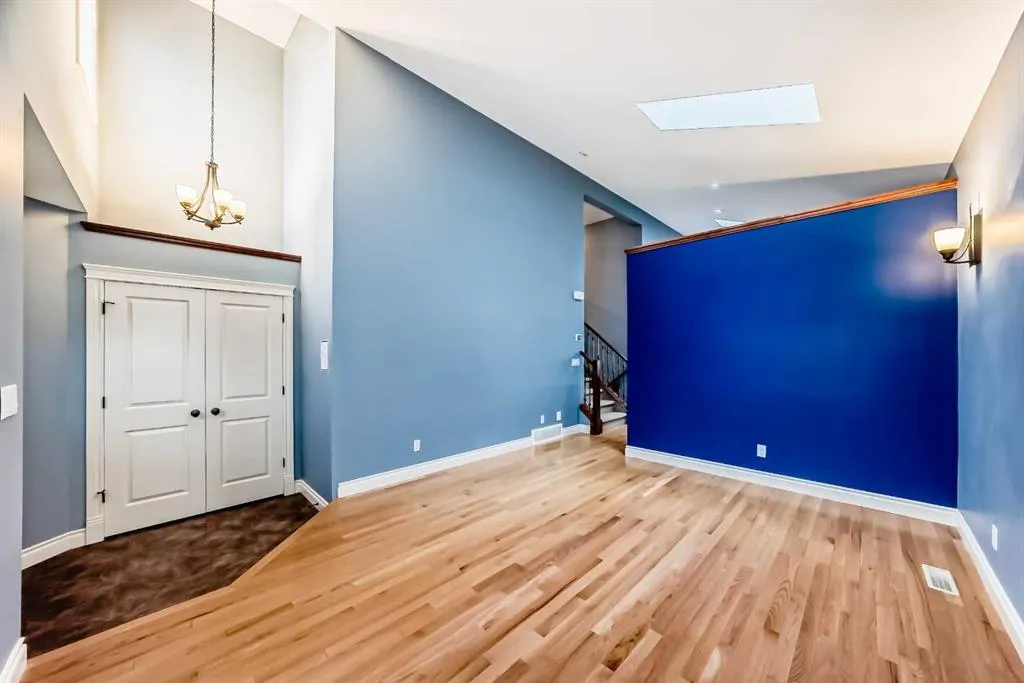 228 Kingston Way SE