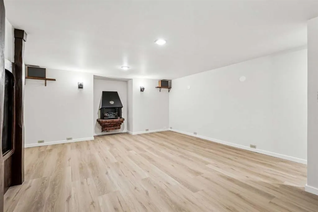 114 Dalgleish Bay NW
