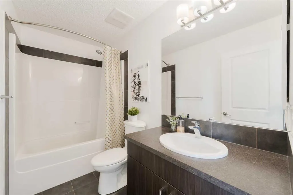 271 River Heights Crescent