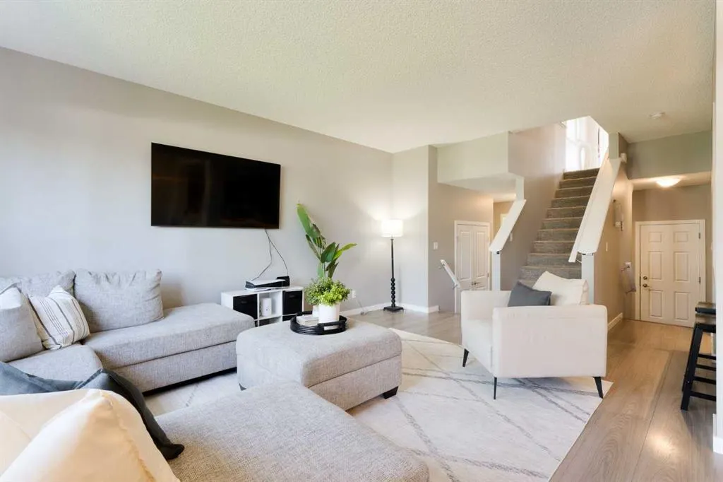 271 River Heights Crescent