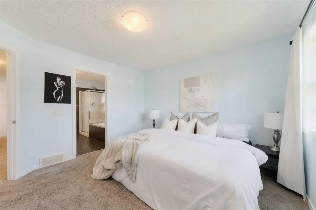 271 River Heights Crescent