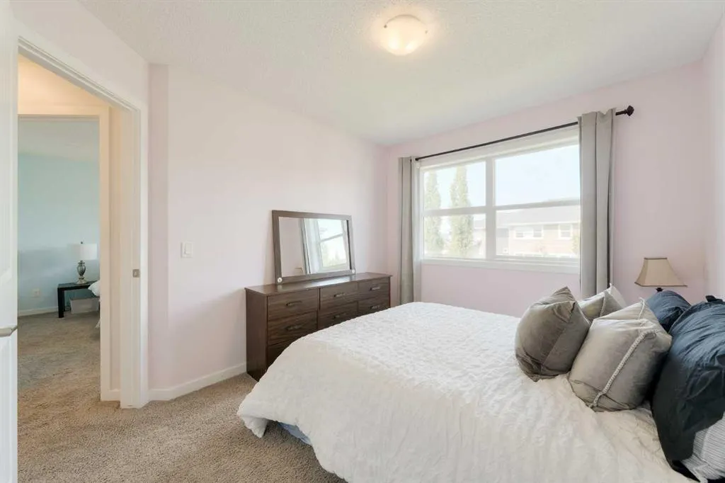 271 River Heights Crescent