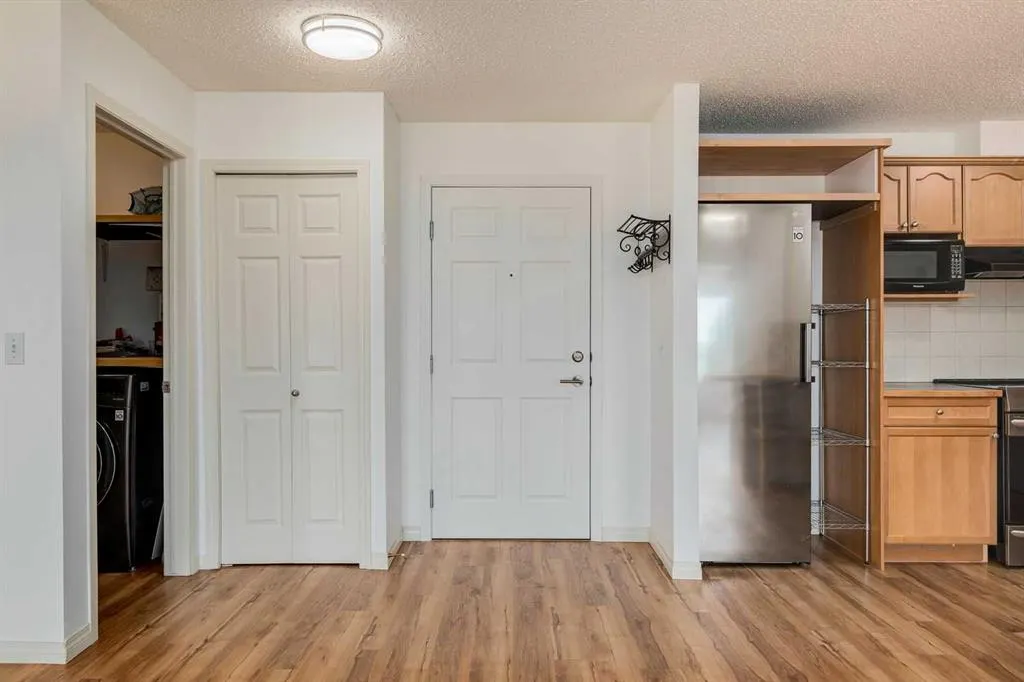 128 Centre Avenue, #301