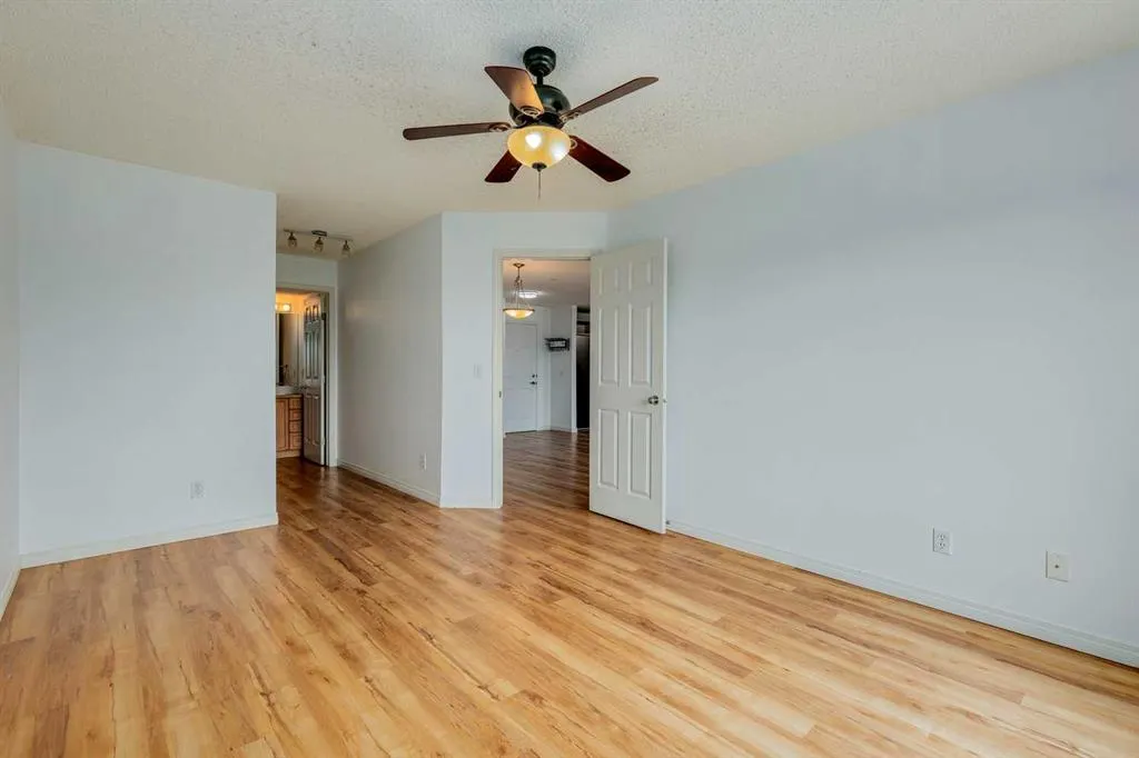 128 Centre Avenue, #301