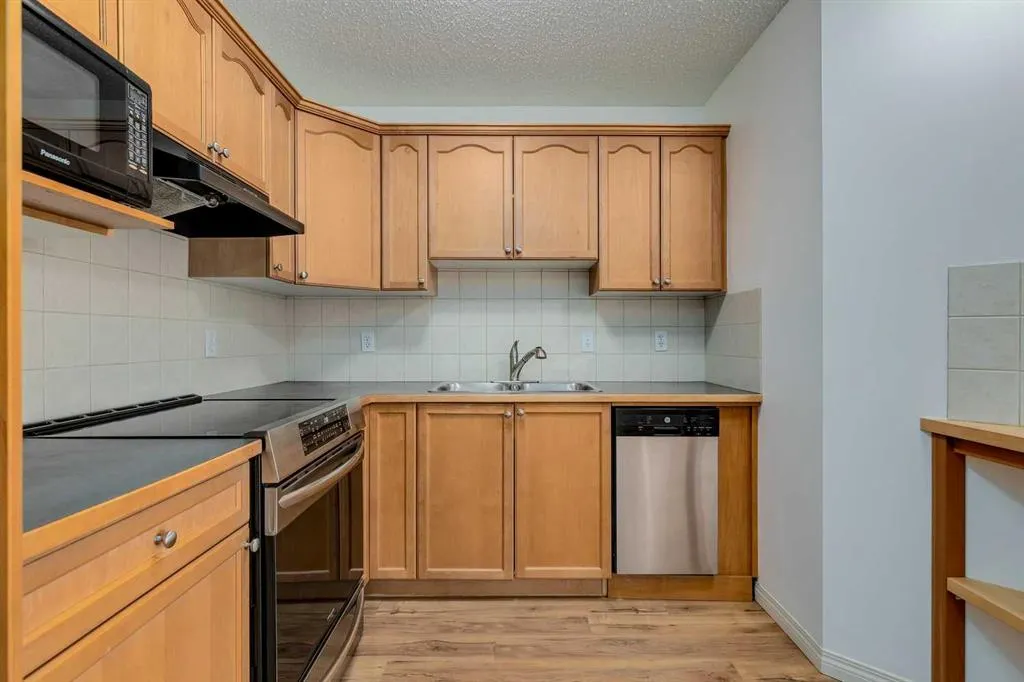 128 Centre Avenue, #301