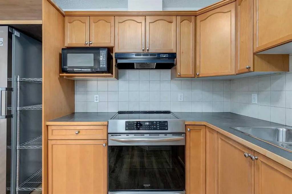 128 Centre Avenue, #301