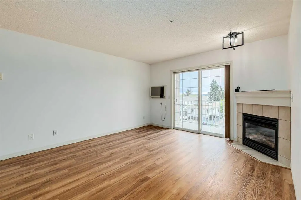 128 Centre Avenue, #301