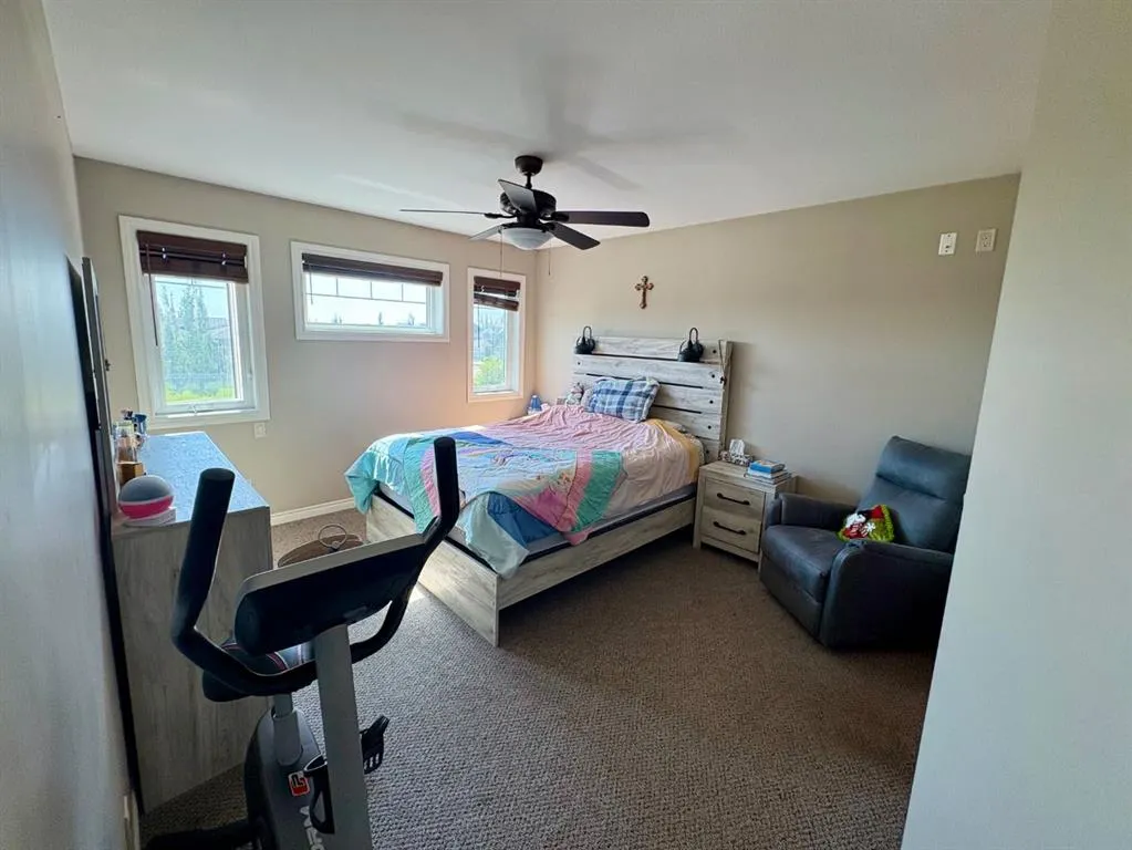 238 Viscount Drive SE