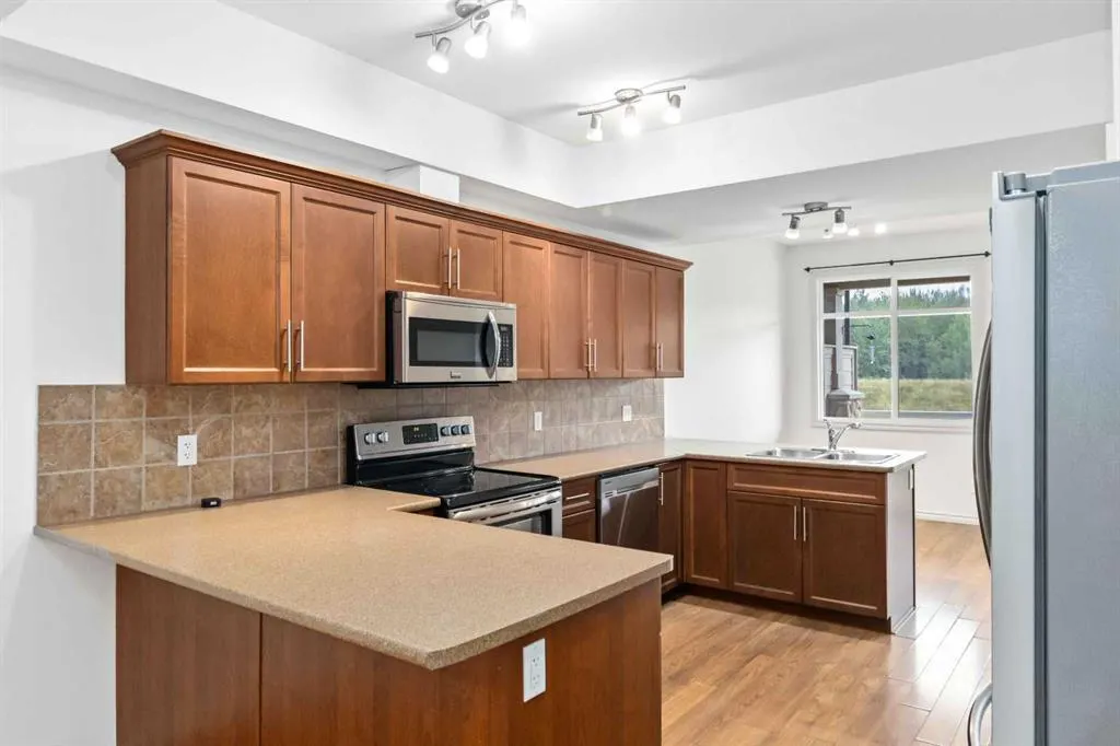 136 Fontaine Crescent, #3