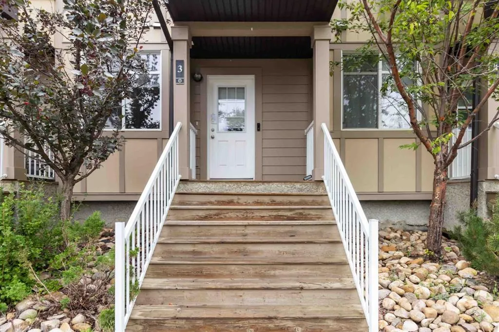 136 Fontaine Crescent, #3