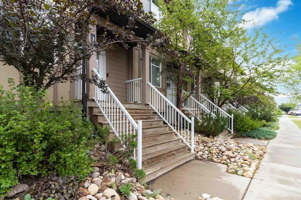 136 Fontaine Crescent, #3