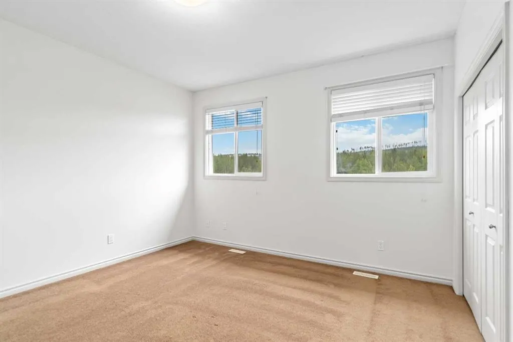 136 Fontaine Crescent, #3
