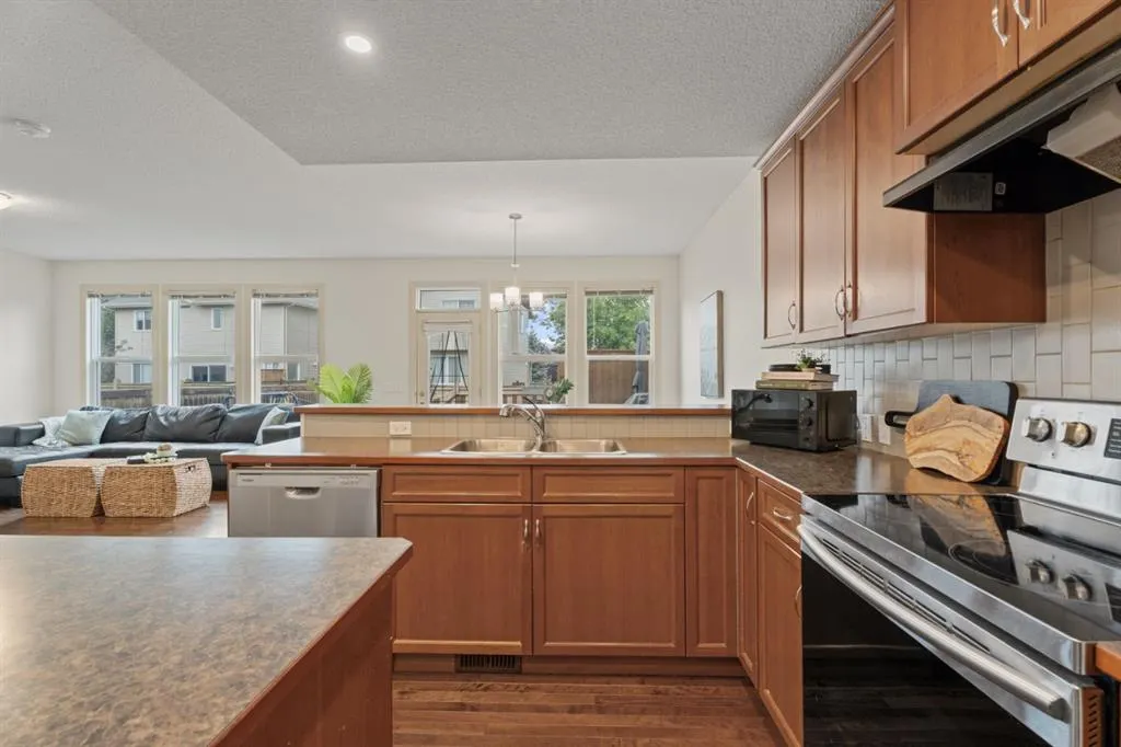611 Monteith Drive SE