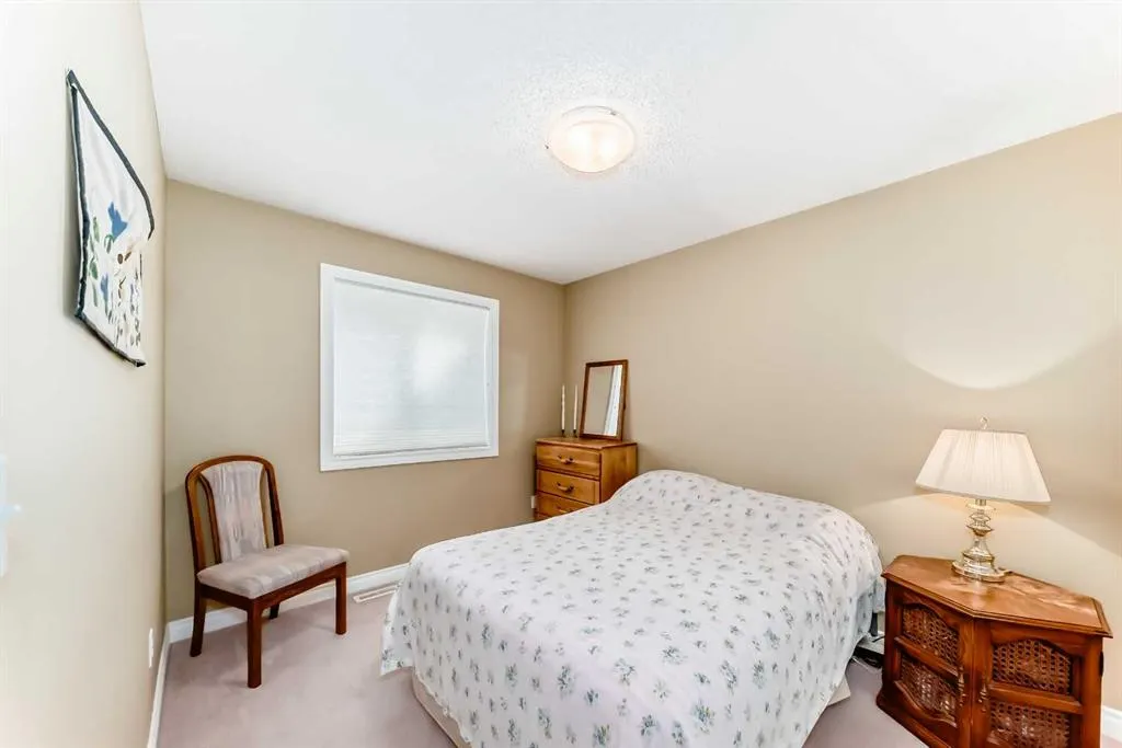 121A 5 Avenue