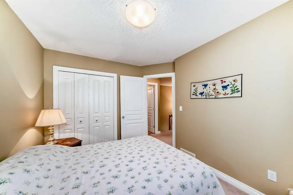 121A 5 Avenue