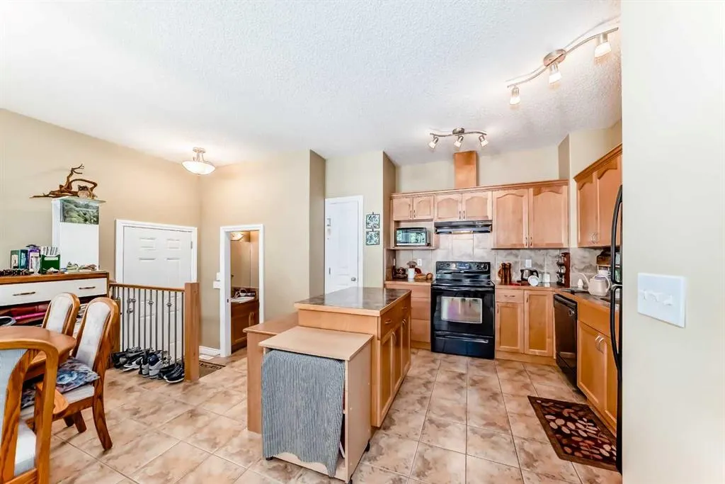 121A 5 Avenue