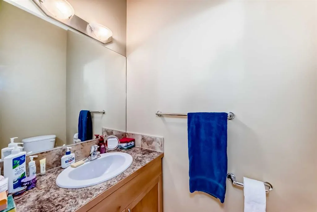 121A 5 Avenue