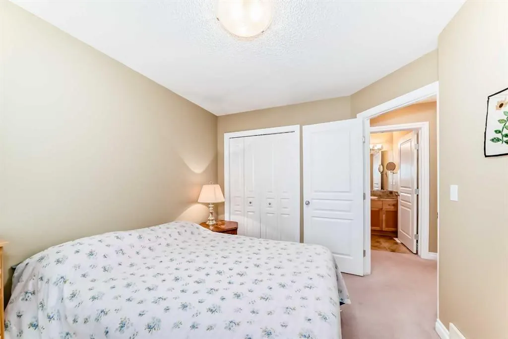 121A 5 Avenue