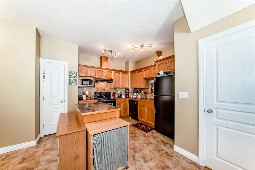 121A 5 Avenue