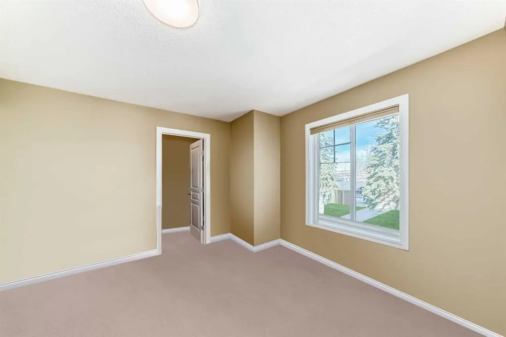 121A 5 Avenue