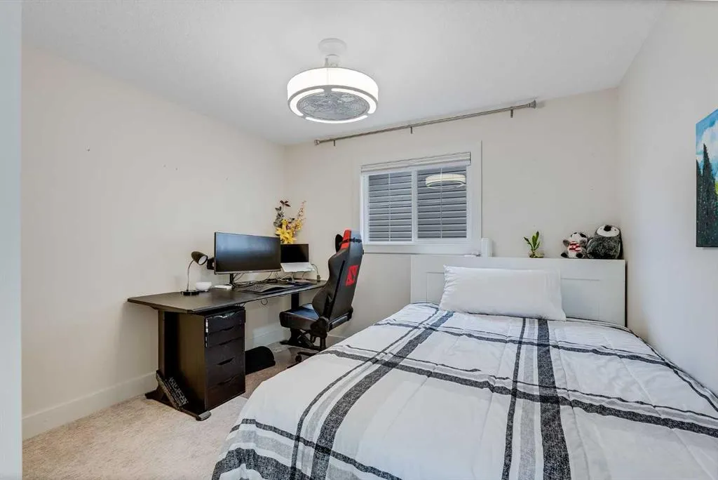 4 Legacy Court SE