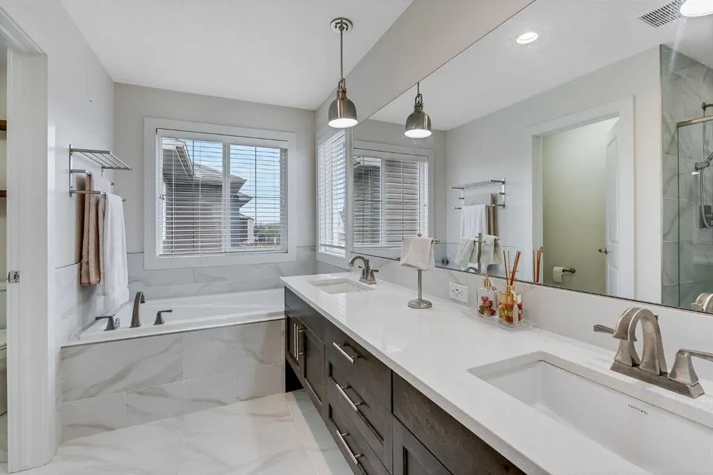 4 Legacy Court SE