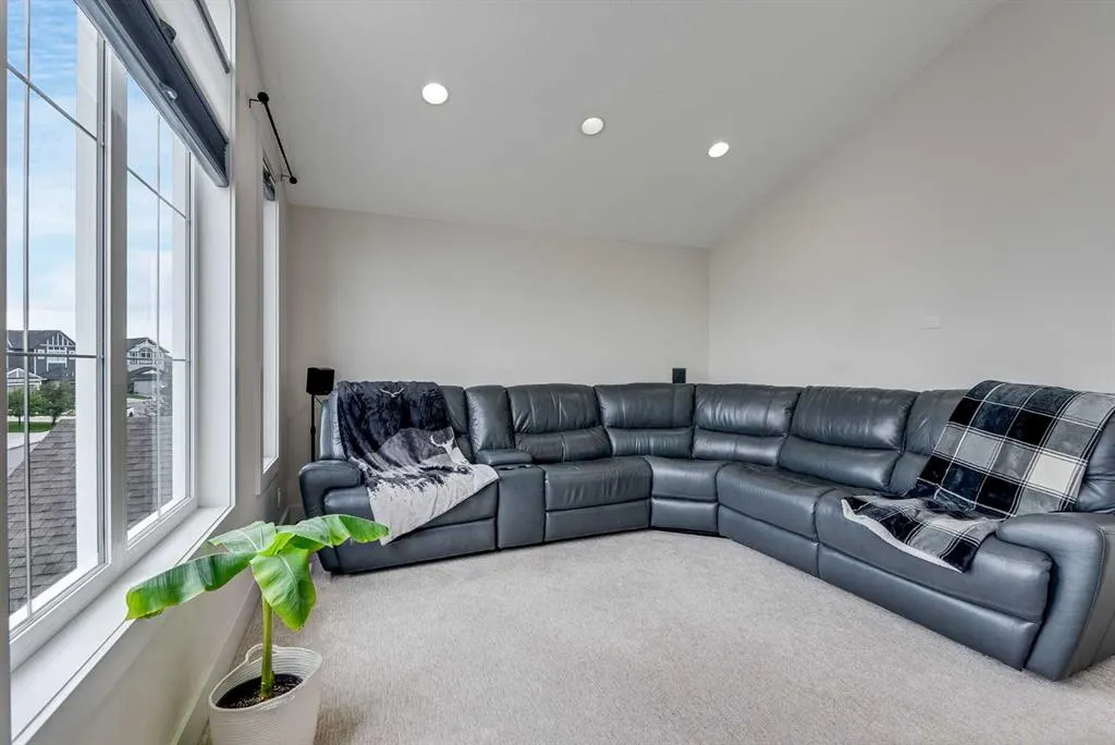 4 Legacy Court SE
