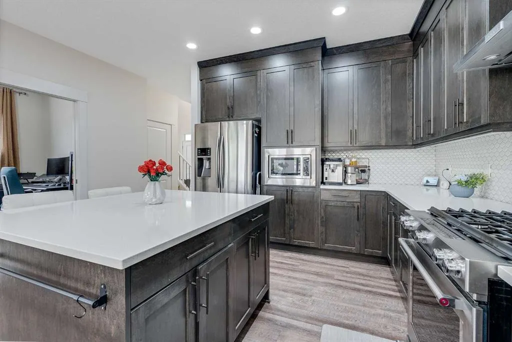 4 Legacy Court SE