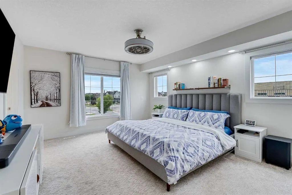 4 Legacy Court SE