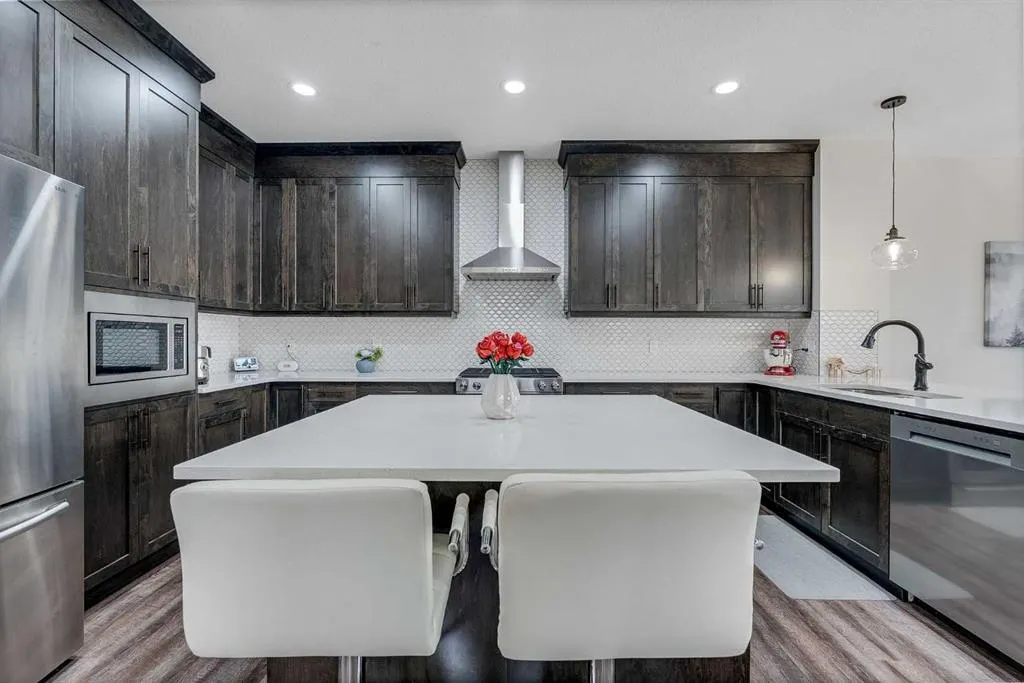 4 Legacy Court SE