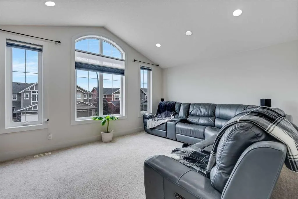 4 Legacy Court SE