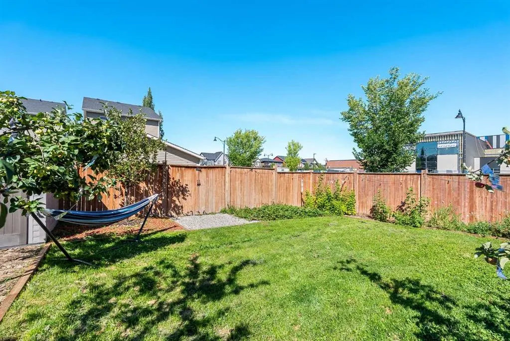 4 Legacy Court SE