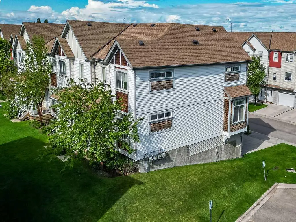 213 Copperstone Cove SE