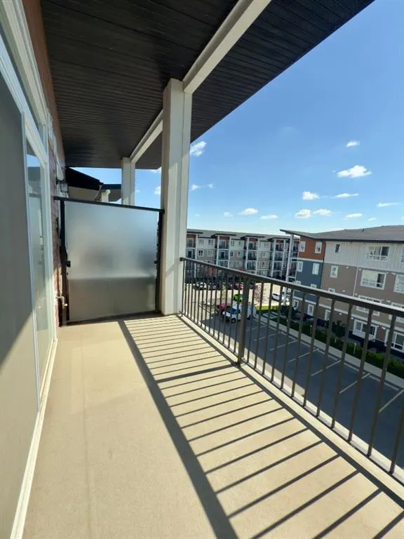 20 Walgrove SE, #415