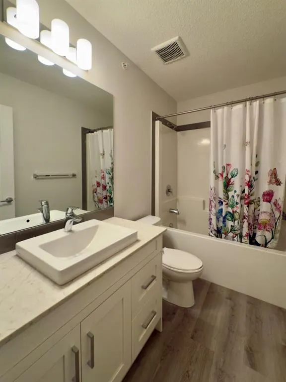 20 Walgrove SE, #415