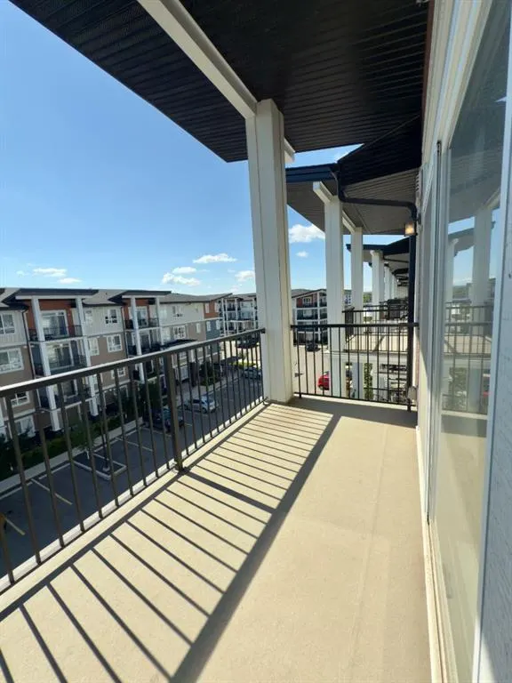 20 Walgrove SE, #415
